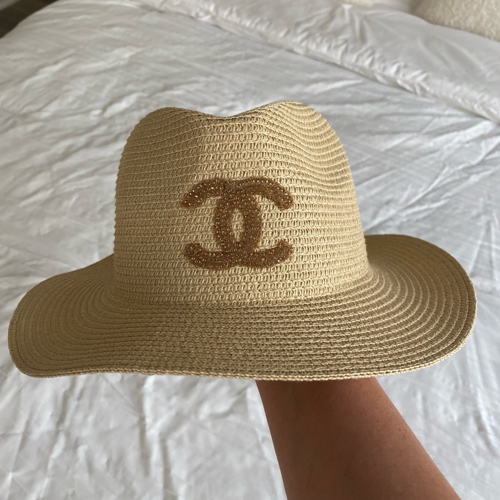 Channel inspired hat - Picture 5 of 5